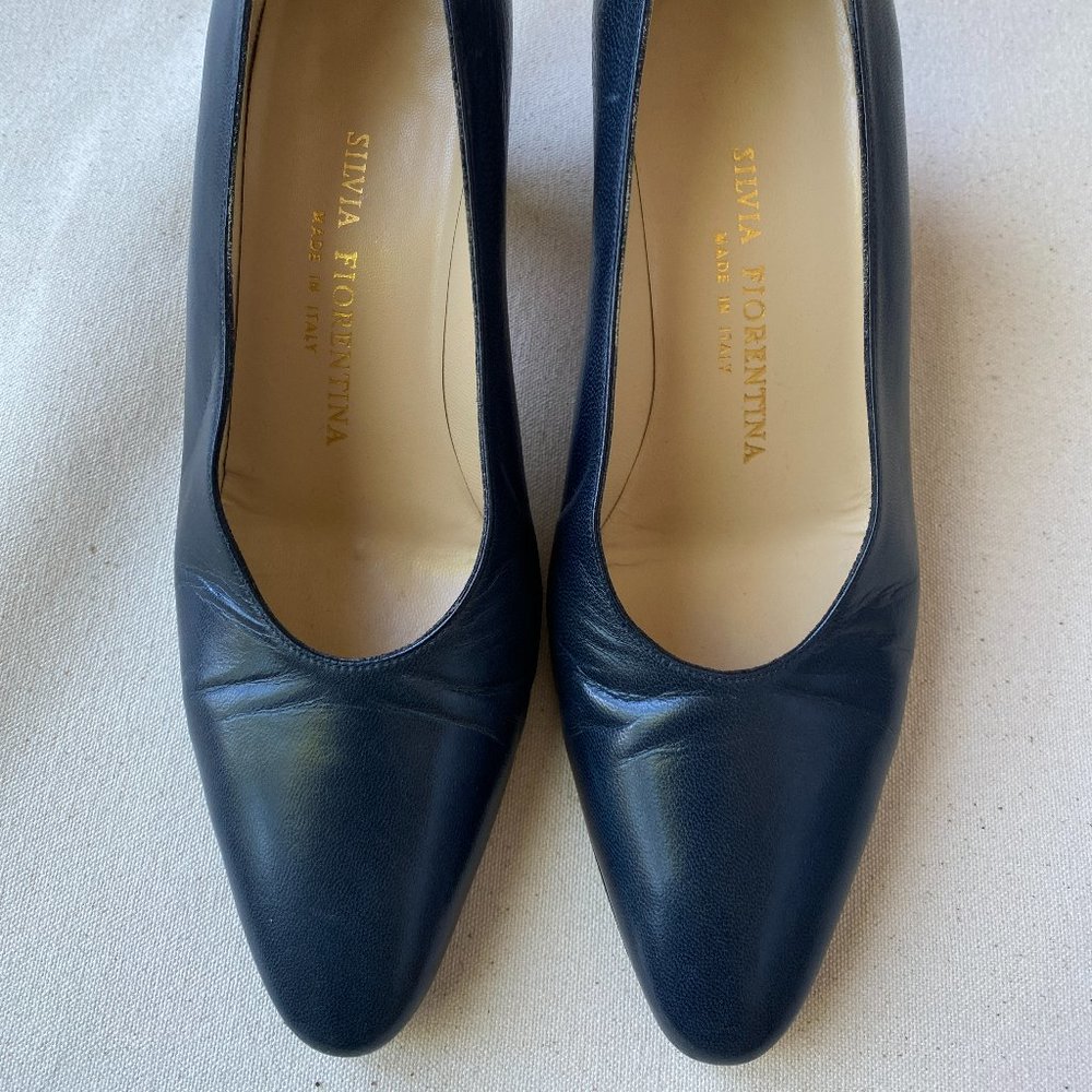 Silva Fiorentina Vintage Navy Blue Almond Toe Pumps, Size 7